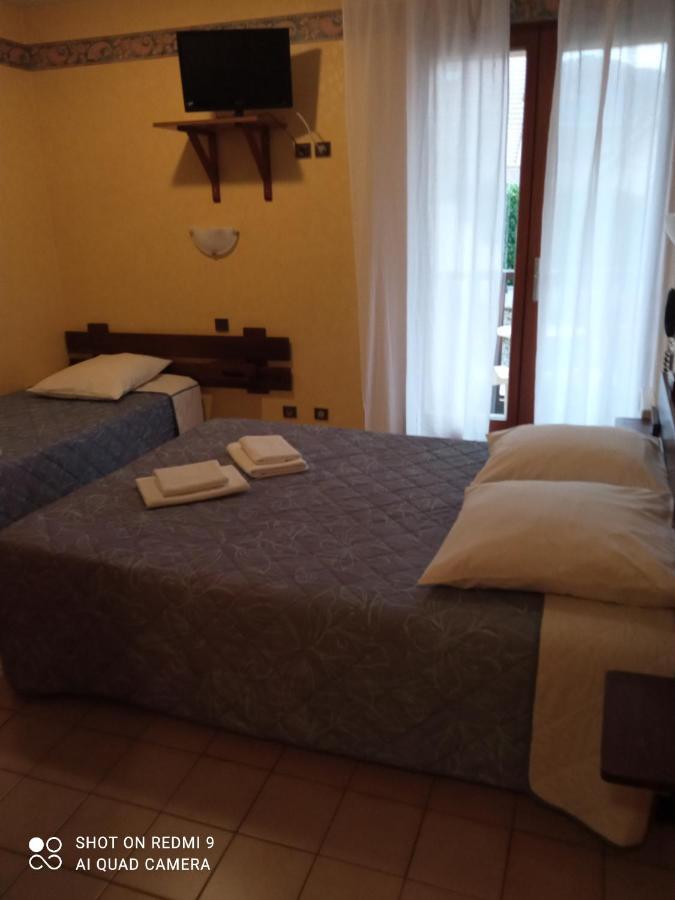 07 50 Hotel 44 Du 39 22 Tilleul Corps Bagian luar foto