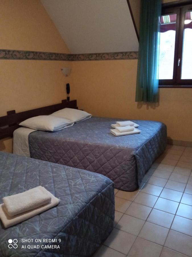 07 50 Hotel 44 Du 39 22 Tilleul Corps Bagian luar foto