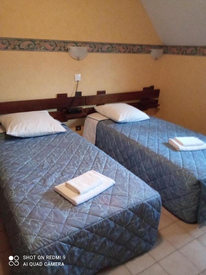 07 50 Hotel 44 Du 39 22 Tilleul Corps Bagian luar foto
